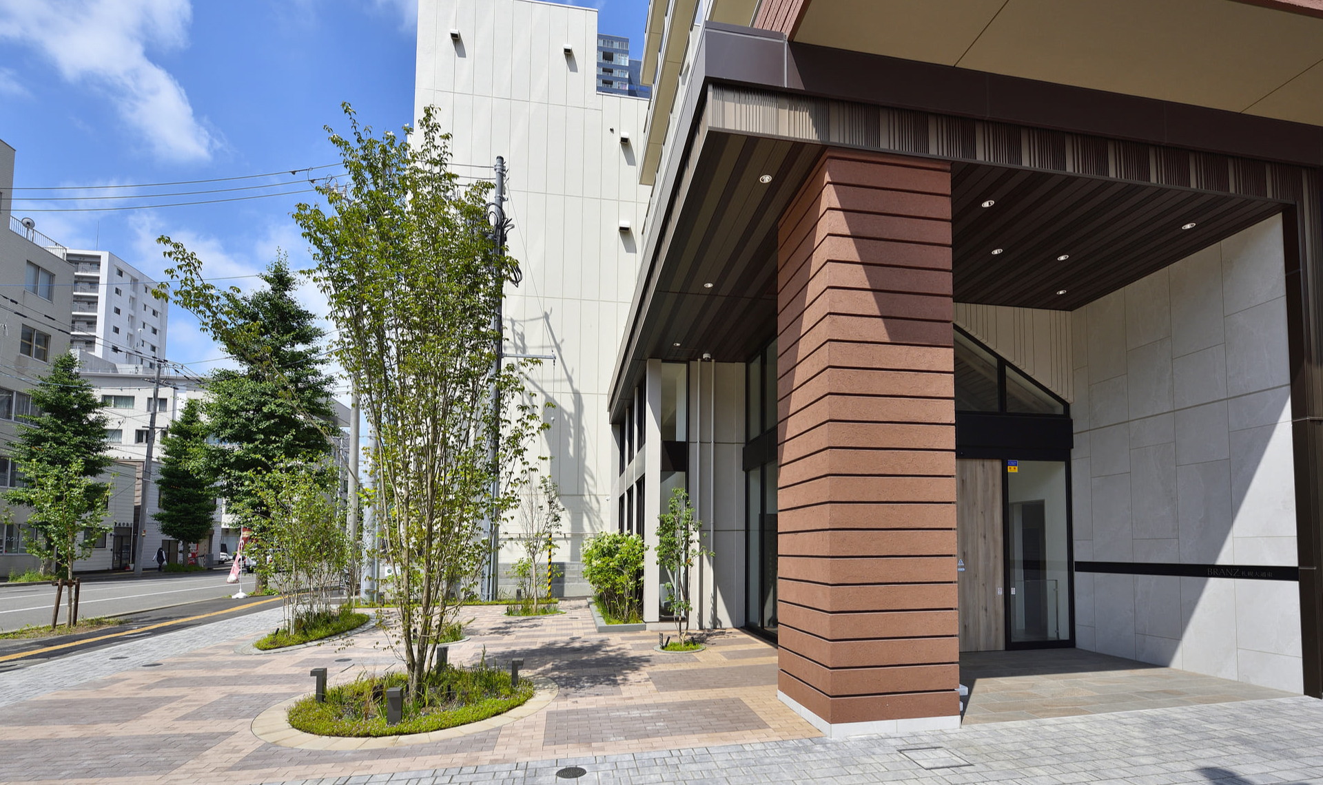 branz_odori-higashi_slide_1